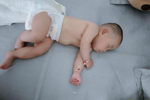 射洪宝宝突然很多眼屎